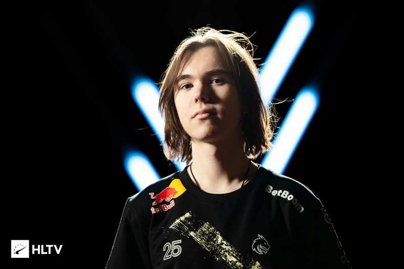 扑克高手如何拆分决策（顶级牌手如何分解决策过程）