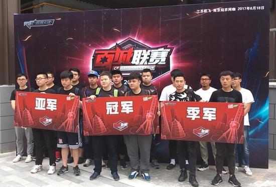 扑克中的动态决策（扑克对局中的动态决策策略）