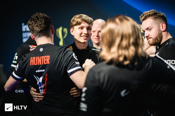 扑克什么时候该慢下来（在扑克中何时应该放慢节奏）