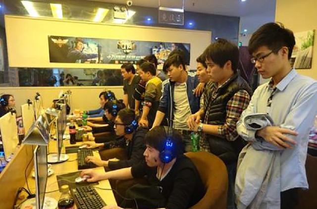 【视频】LPL昨日精彩TOP5：BIN豪取四杀