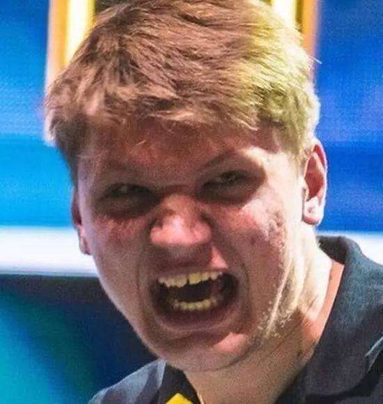 姿态飞机偷家制胜 死亡宣告烬精准架狙 姿态队1-0Uzi队